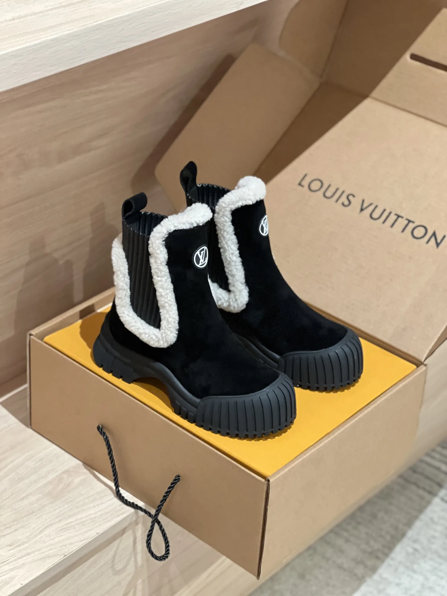 1AGWFO 루비 플랫 앵클 부츠