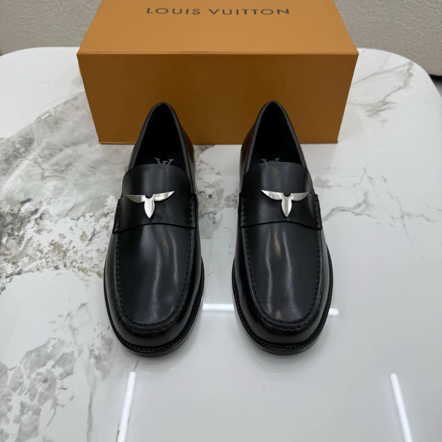 1AIYV2 LV Oxford Loafer로퍼