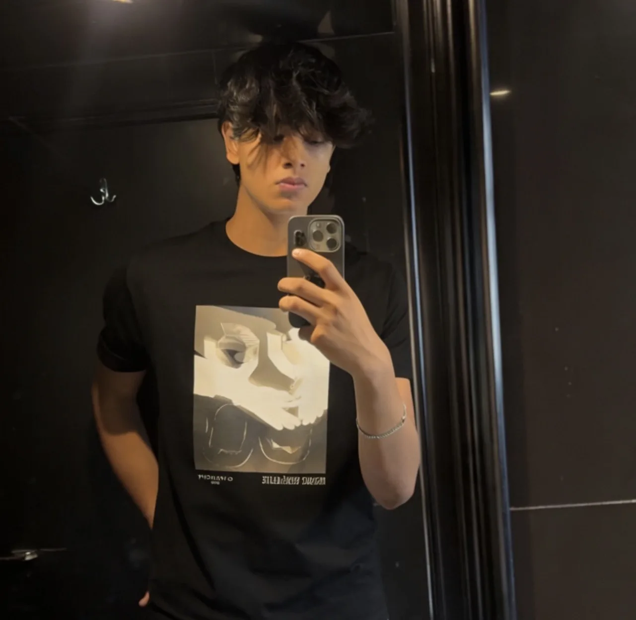 지방시 레귤러 핏 티셔츠