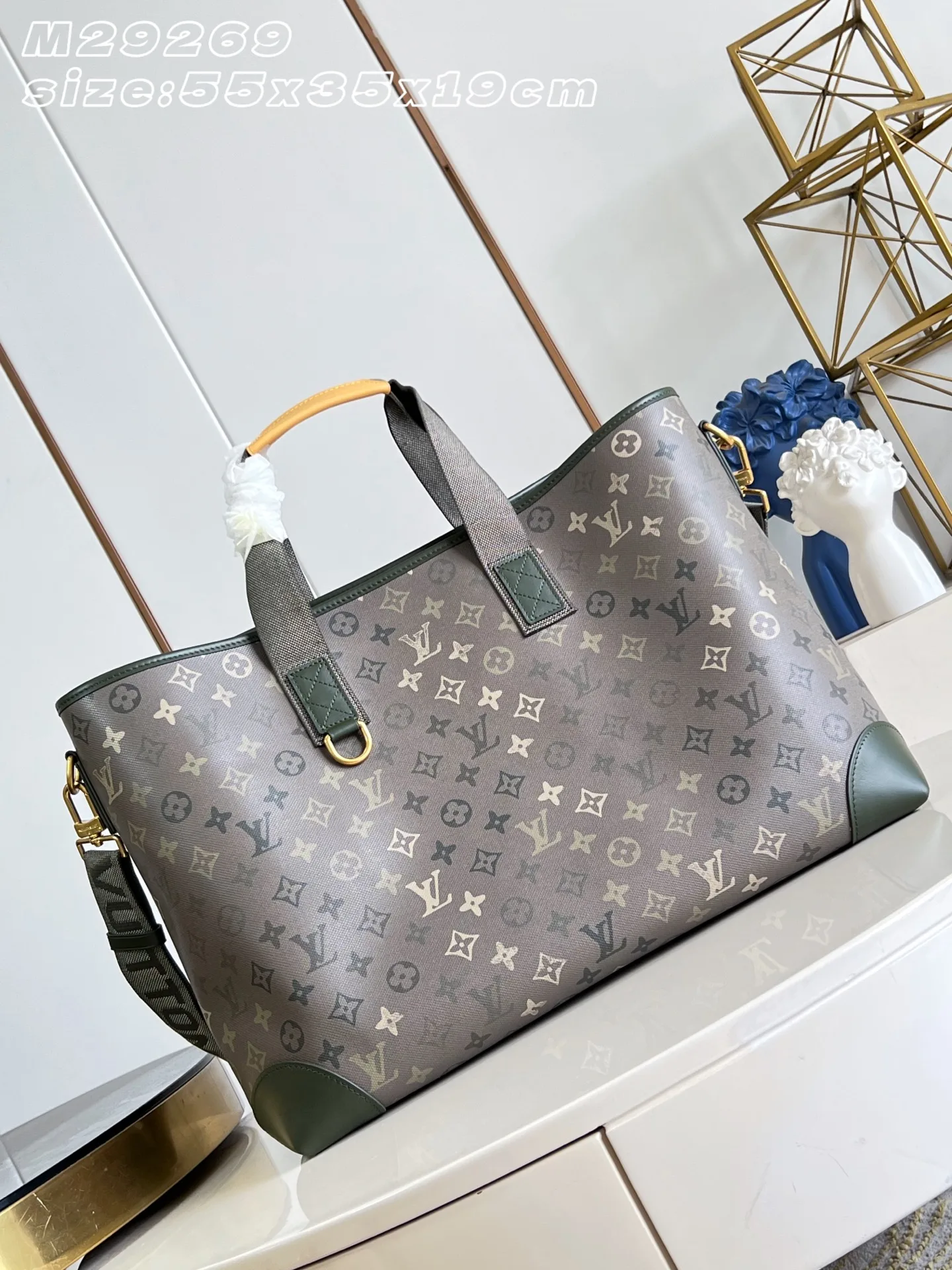 M29269 2026  Uptown Tote  55 x 35 x 19cm