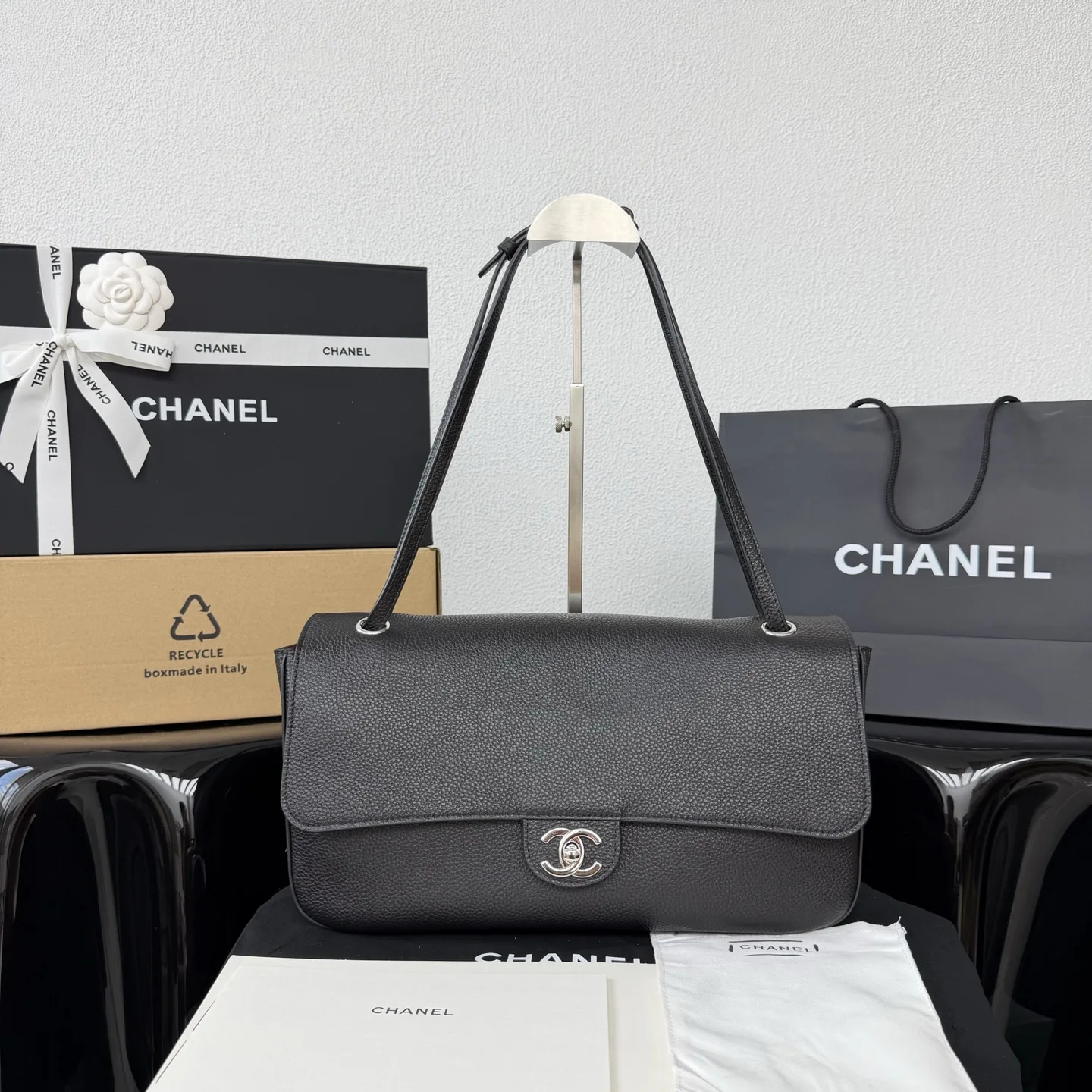 26S CF Maxi Flap Bag 33cm