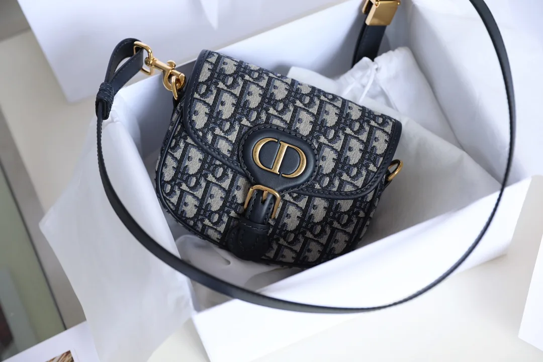 mini Dior Bobby Bag  18X14X5cm